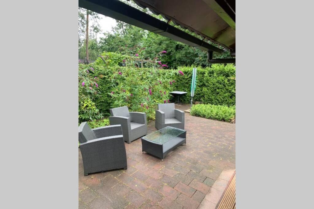Sfeervolle Blokhut Op De Veluwe Op Recreatiepark Topparken In Beekbergen Met Vrije Tuin En Eigen Parkeerplaats Extérieur photo